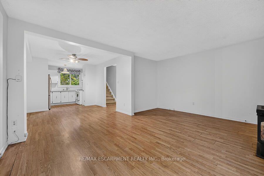 Photo 16 of Unit 3, 63 Fonthill Road, Hamilton, Fessenden — HOMEH
