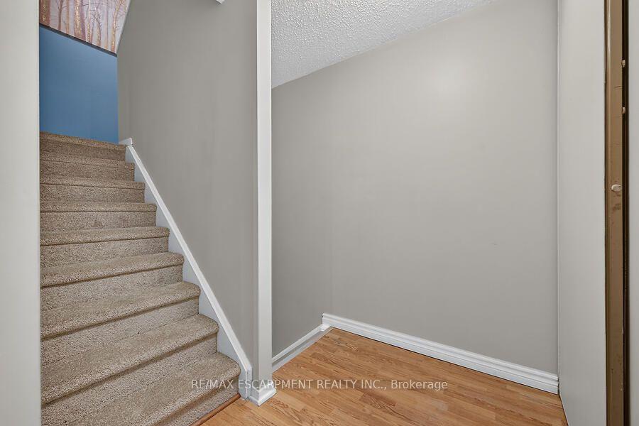 Photo 17 of Unit 3, 63 Fonthill Road, Hamilton, Fessenden — HOMEH