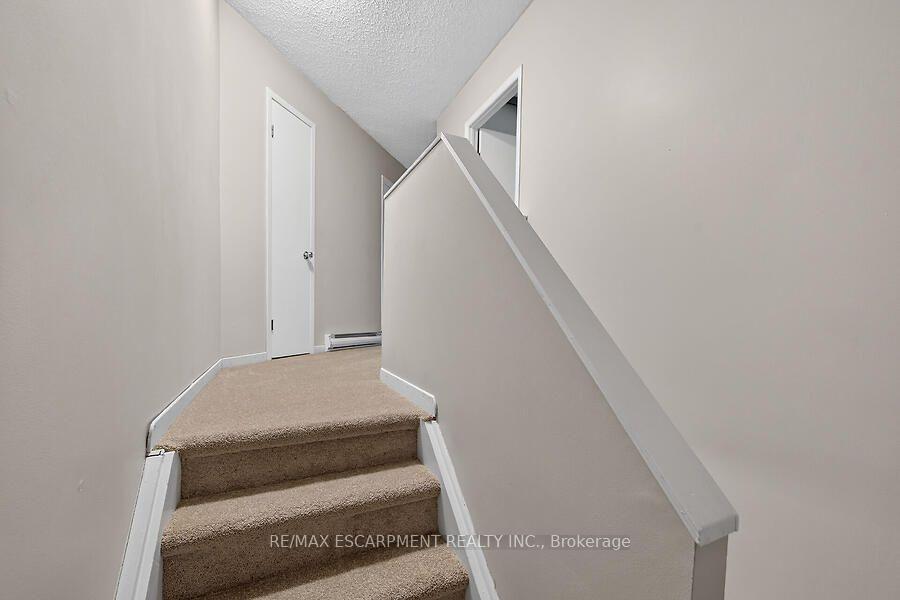 Photo 19 of Unit 3, 63 Fonthill Road, Hamilton, Fessenden — HOMEH