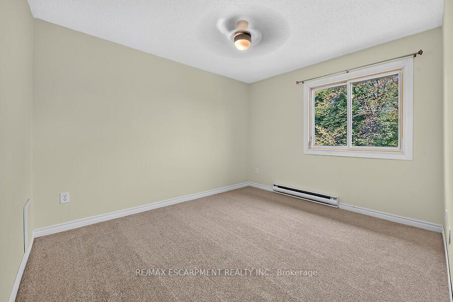 Photo 21 of Unit 3, 63 Fonthill Road, Hamilton, Fessenden — HOMEH