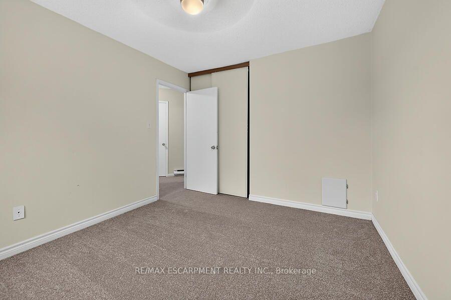 Photo 22 of Unit 3, 63 Fonthill Road, Hamilton, Fessenden — HOMEH