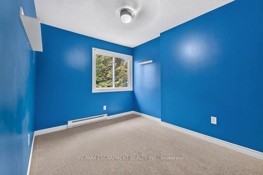 Photo 24 of Unit 3, 63 Fonthill Road, Hamilton, Fessenden — HOMEH