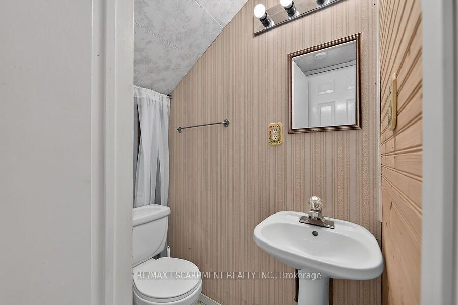 Photo 30 of Unit 3, 63 Fonthill Road, Hamilton, Fessenden — HOMEH