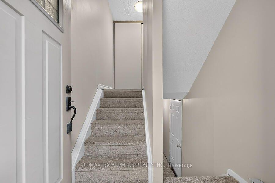 Photo 6 of Unit 3, 63 Fonthill Road, Hamilton, Fessenden — HOMEH