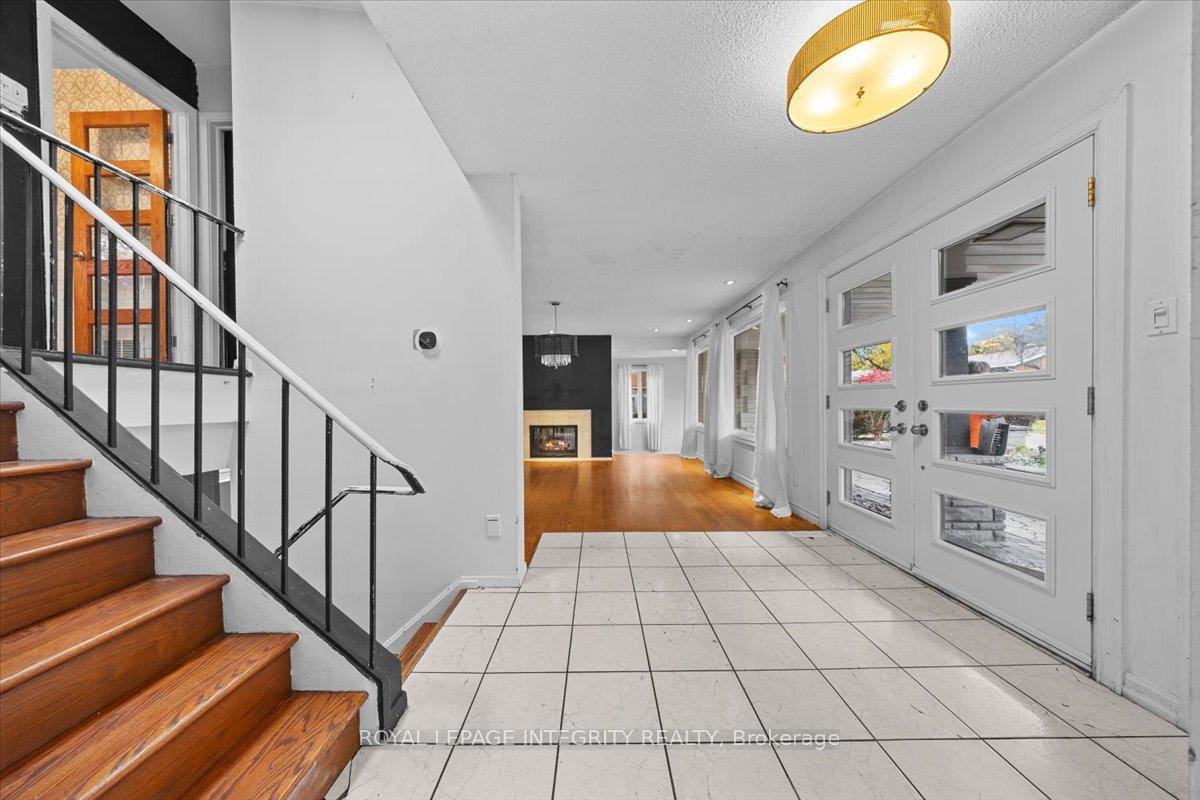 Photo 7 of 2656 Marble Crescent, Ottawa, Mooneys Bay/Riverside Park — HOMEH