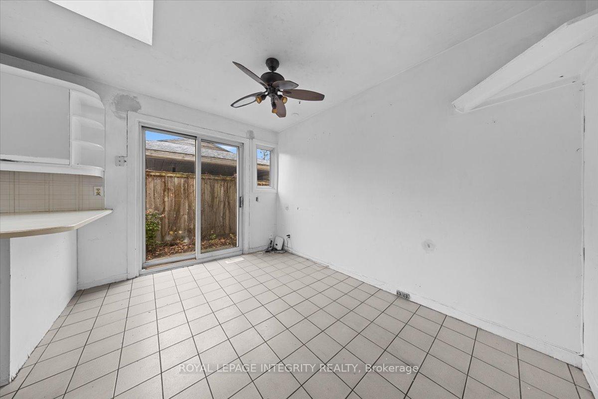 Photo 10 of 2656 Marble Crescent, Ottawa, Mooneys Bay/Riverside Park — HOMEH