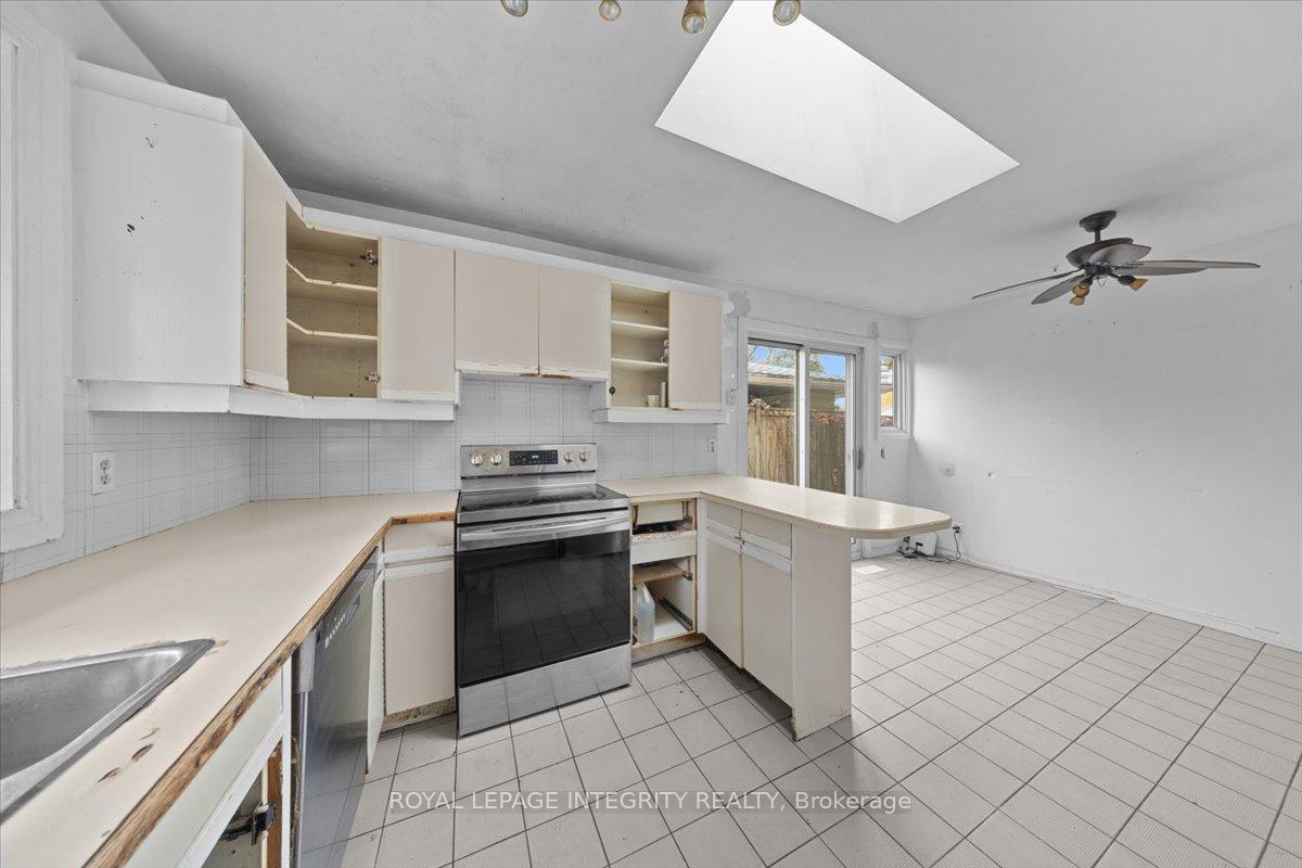 Photo 14 of 2656 Marble Crescent, Ottawa, Mooneys Bay/Riverside Park — HOMEH
