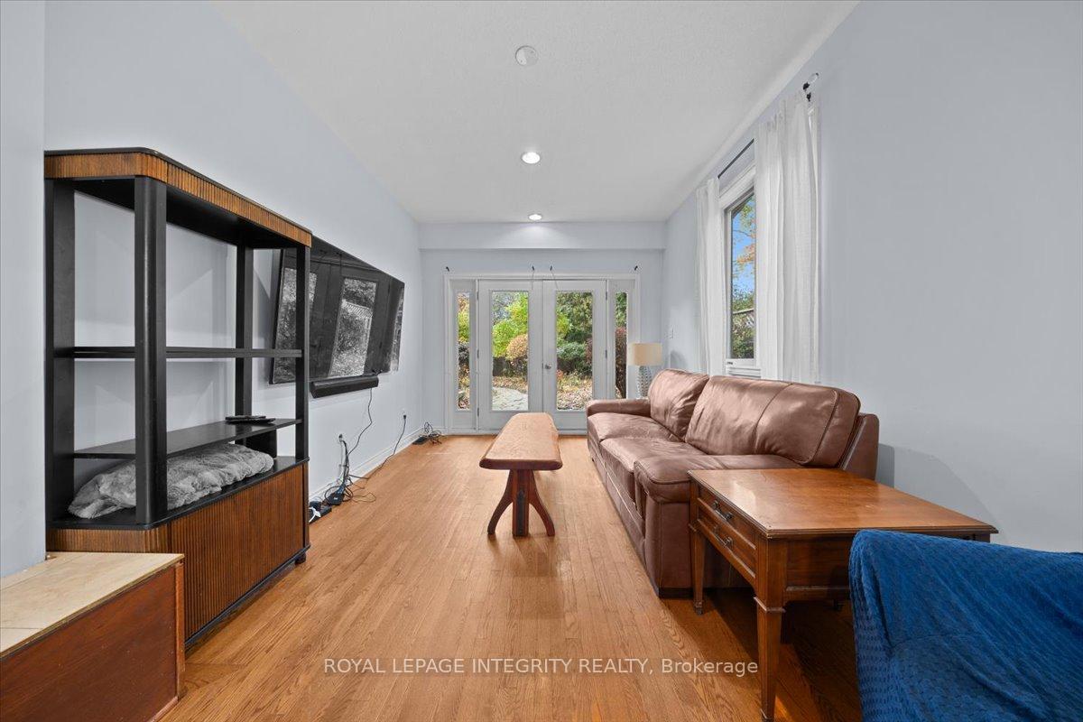 Photo 20 of 2656 Marble Crescent, Ottawa, Mooneys Bay/Riverside Park — HOMEH