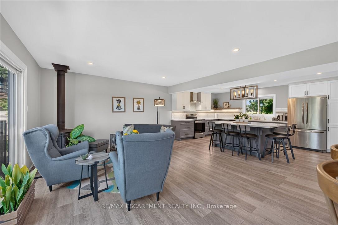 Photo 9 of 8105 Leeming Road, Hamilton, Rural Glanbrook — HOMEH
