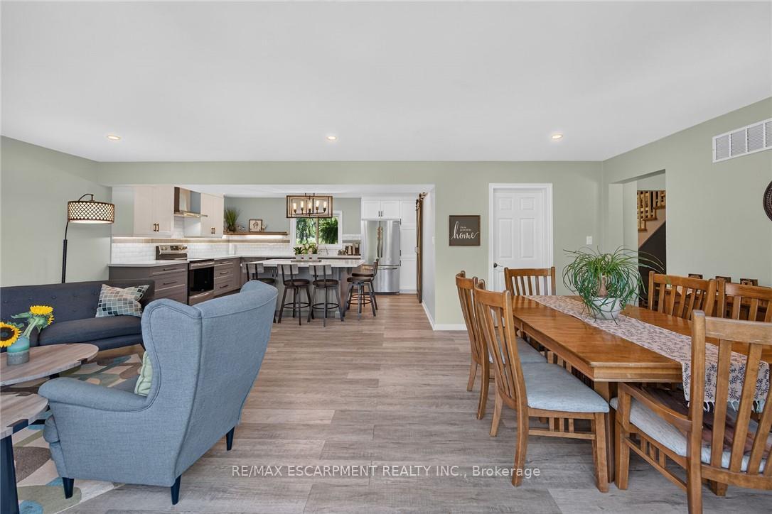 Photo 12 of 8105 Leeming Road, Hamilton, Rural Glanbrook — HOMEH
