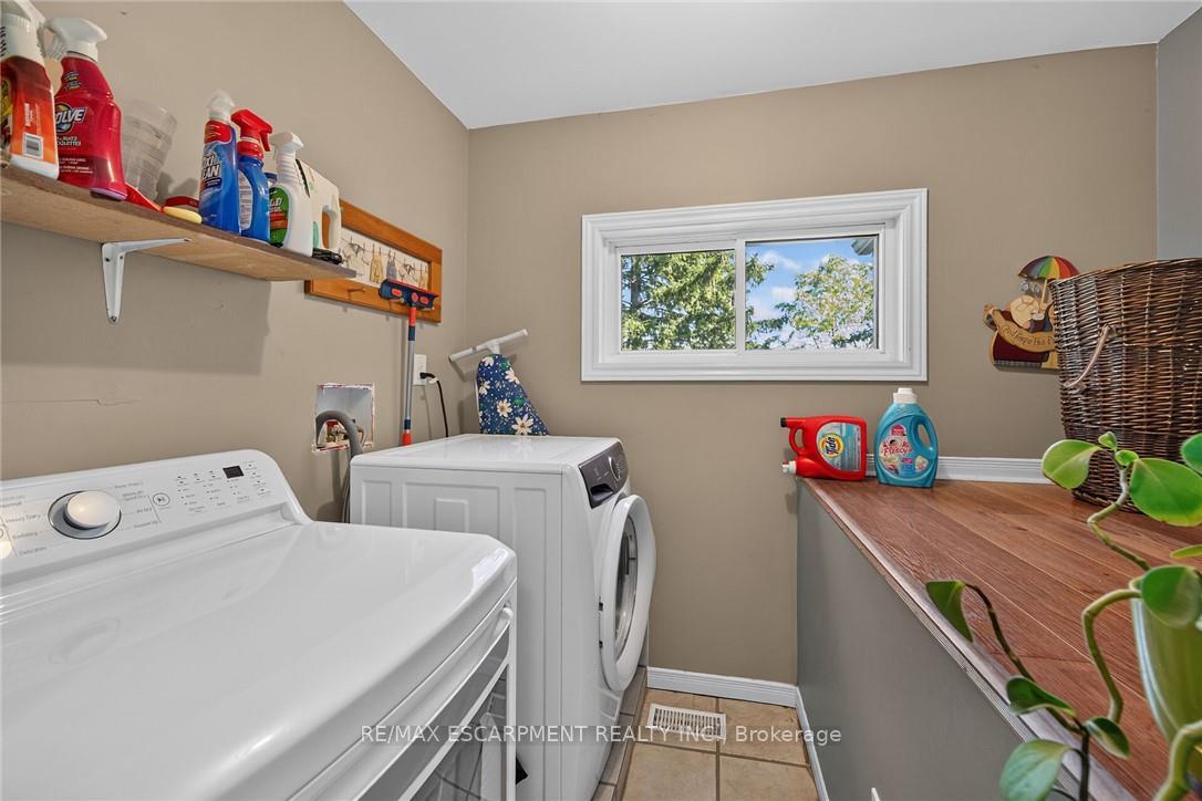 Photo 32 of 8105 Leeming Road, Hamilton, Rural Glanbrook — HOMEH
