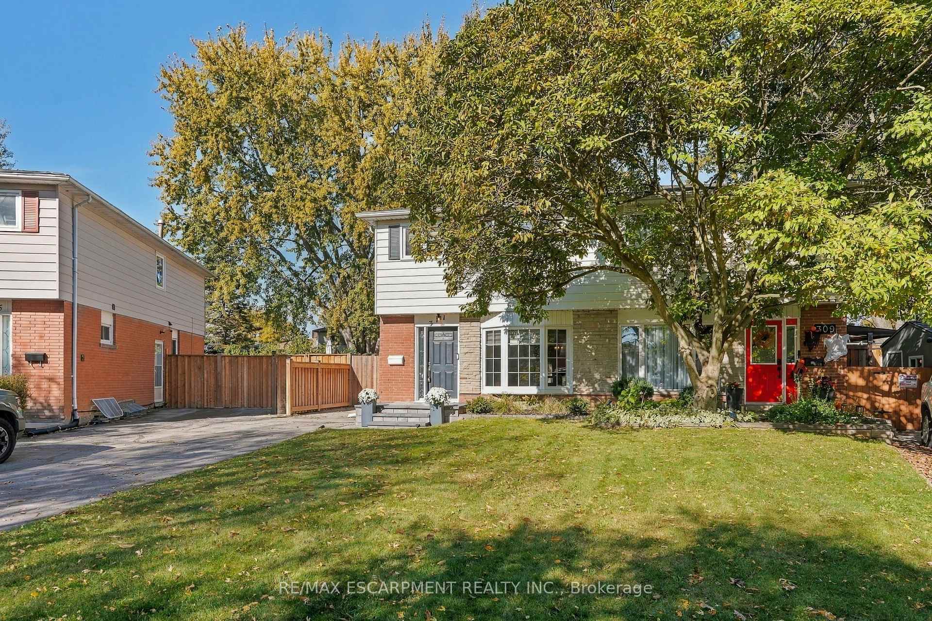 Photo 2 of 311 Montego Road, Mississauga, Cooksville — HOMEH