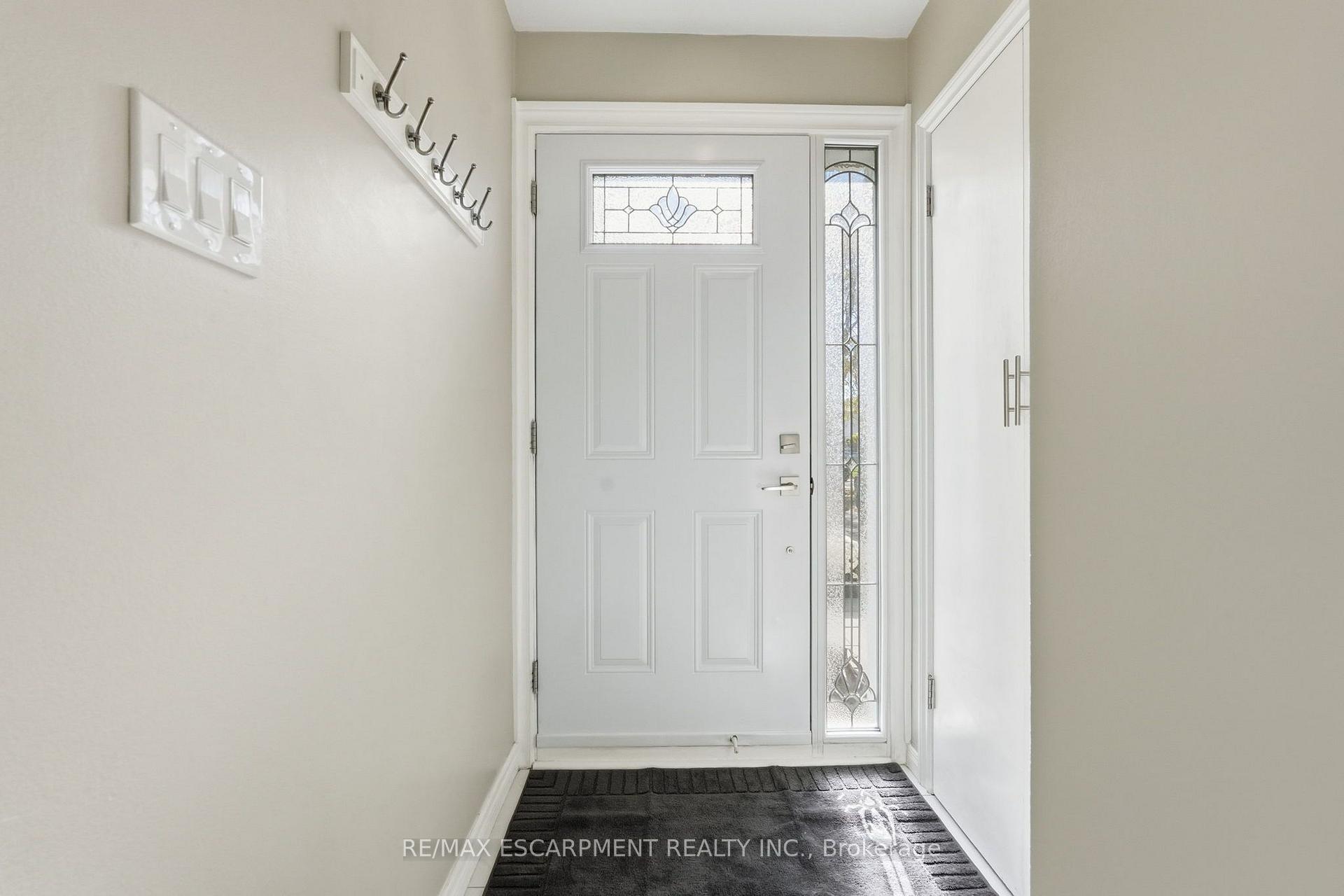 Photo 4 of 311 Montego Road, Mississauga, Cooksville — HOMEH