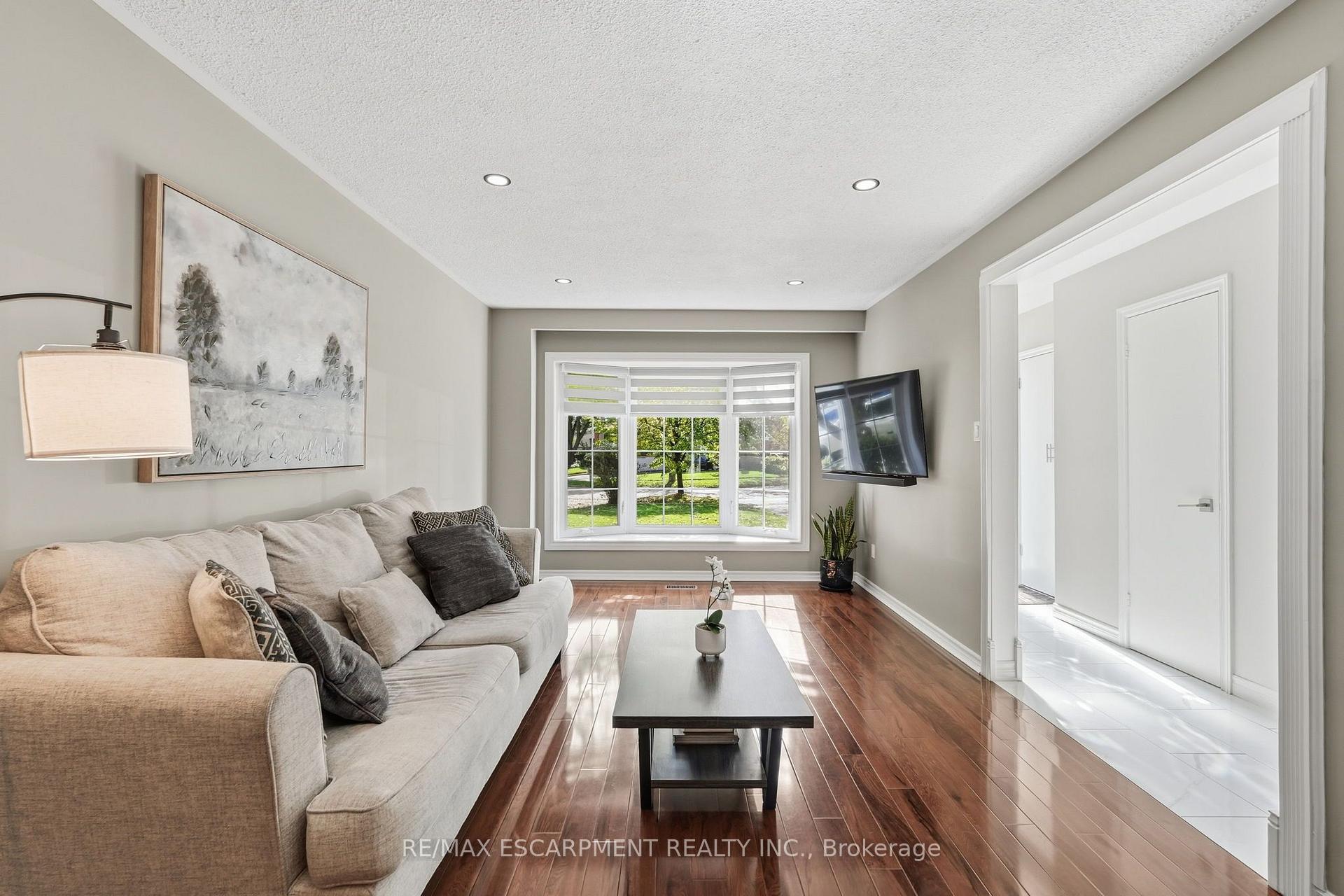 Photo 6 of 311 Montego Road, Mississauga, Cooksville — HOMEH
