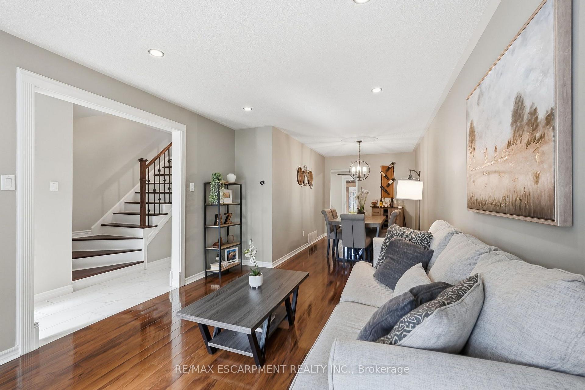 Photo 7 of 311 Montego Road, Mississauga, Cooksville — HOMEH