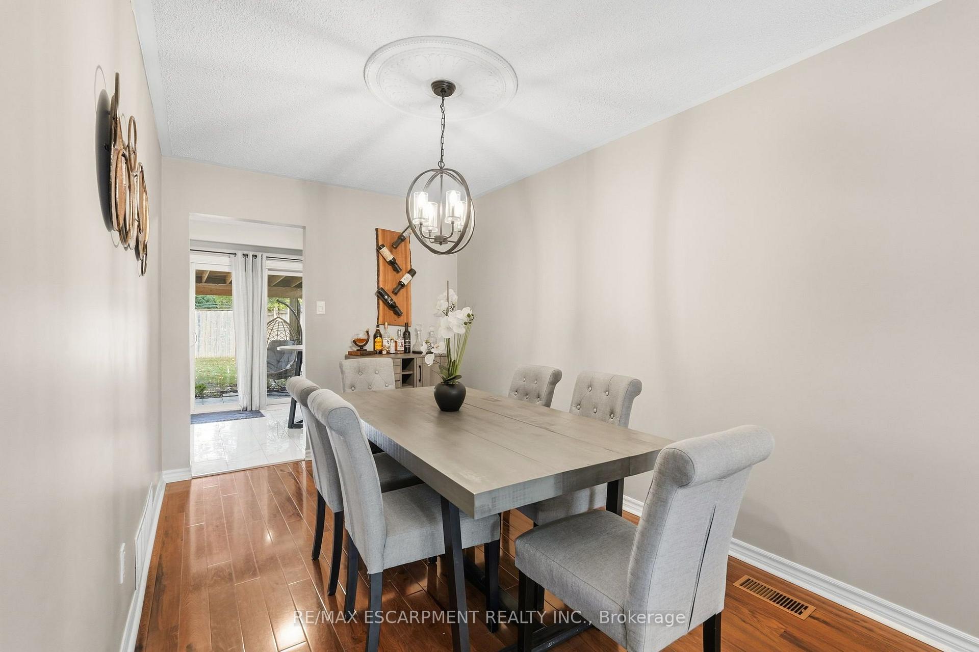 Photo 8 of 311 Montego Road, Mississauga, Cooksville — HOMEH