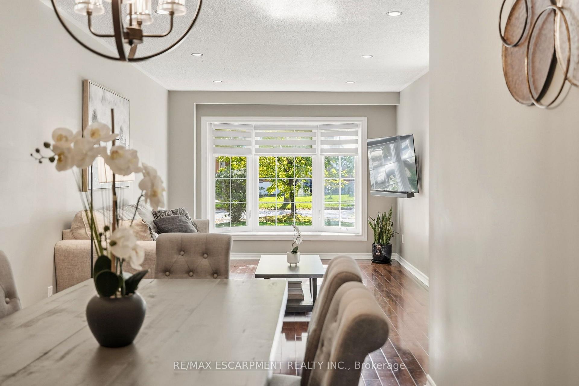 Photo 9 of 311 Montego Road, Mississauga, Cooksville — HOMEH