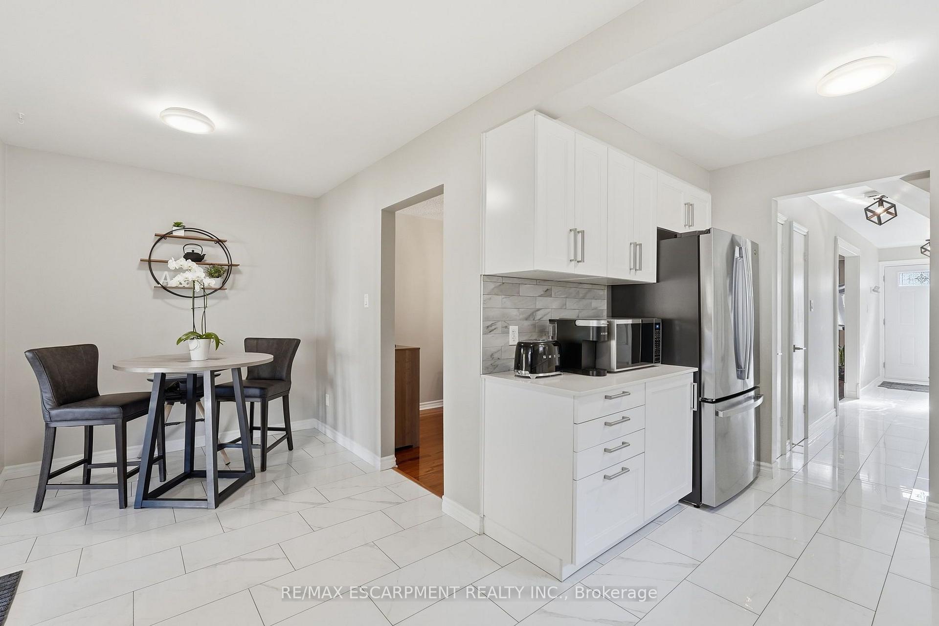 Photo 11 of 311 Montego Road, Mississauga, Cooksville — HOMEH