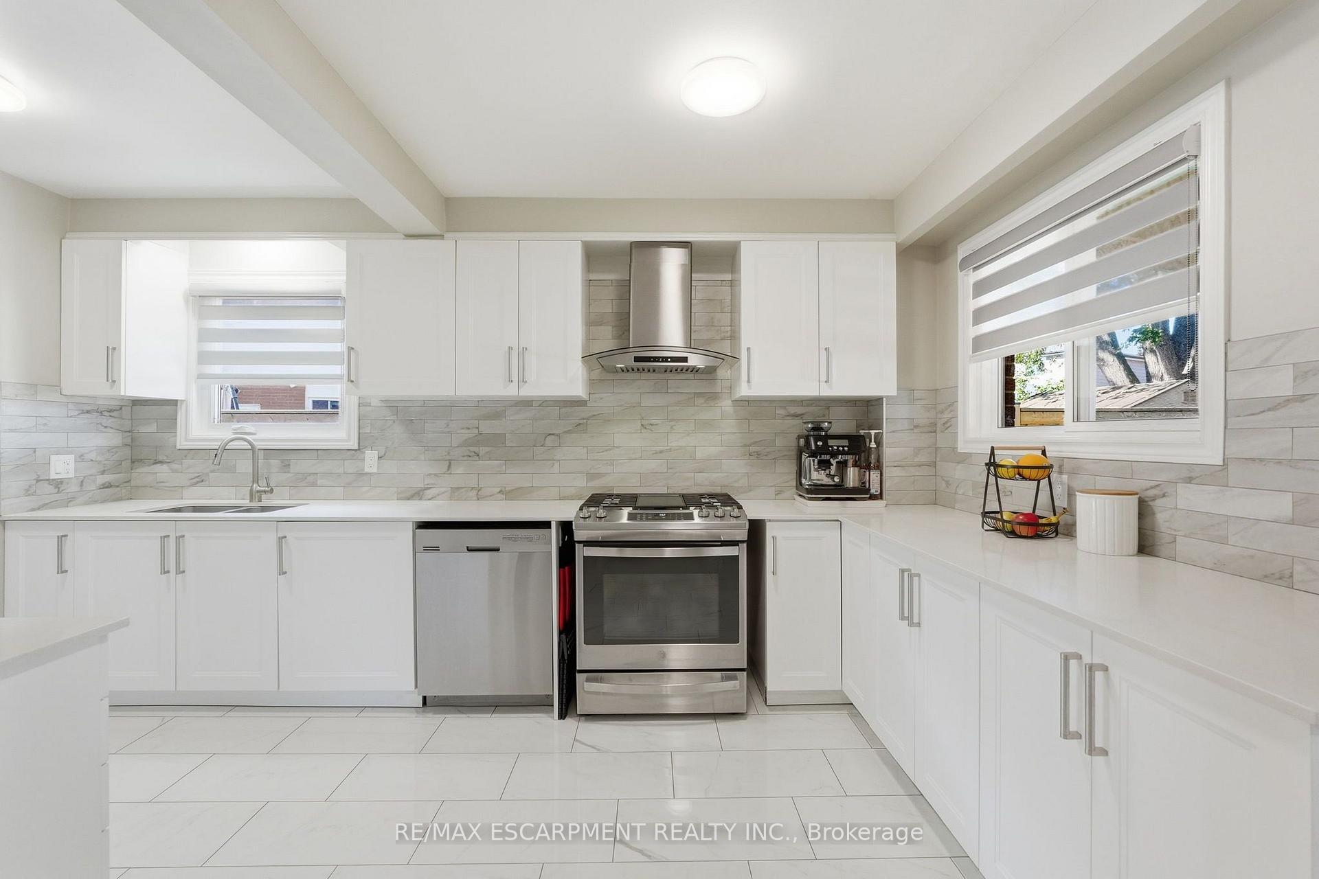 Photo 12 of 311 Montego Road, Mississauga, Cooksville — HOMEH