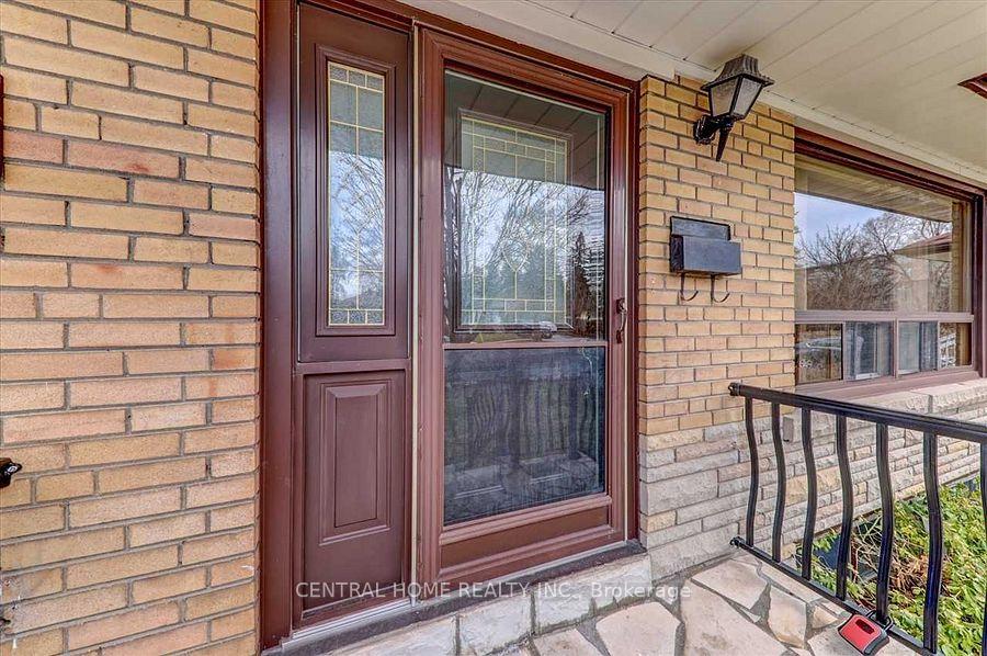 Photo 4 of 3 Holton Road, Scarborough, Woburn — HOMEH