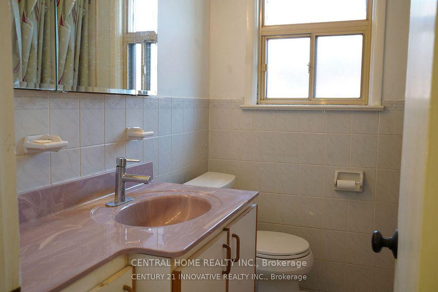 Photo 12 of 3 Holton Road, Scarborough, Woburn — HOMEH
