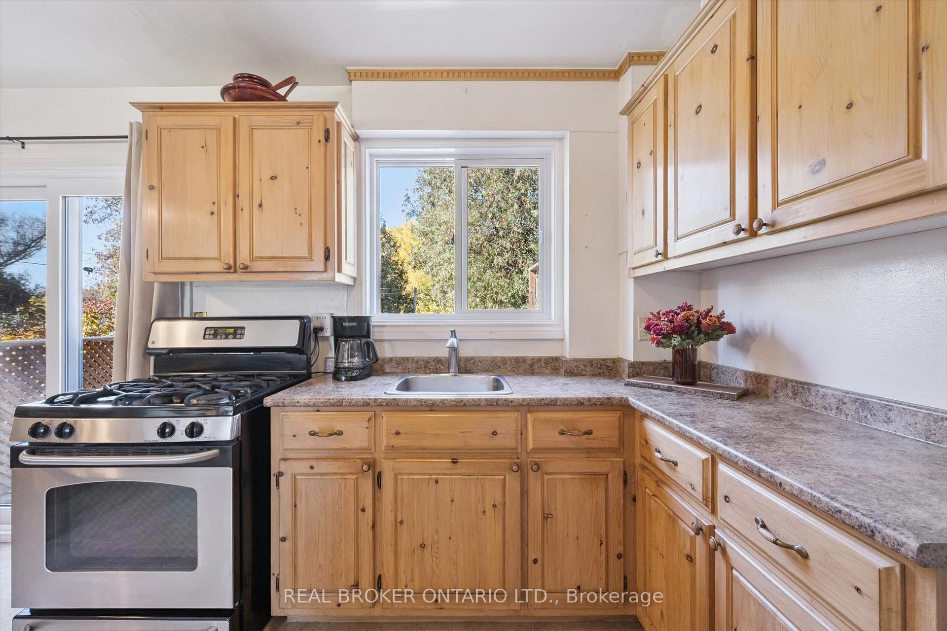 Photo 12 of 100 Waverley Drive, Guelph, Riverside Park — HOMEH