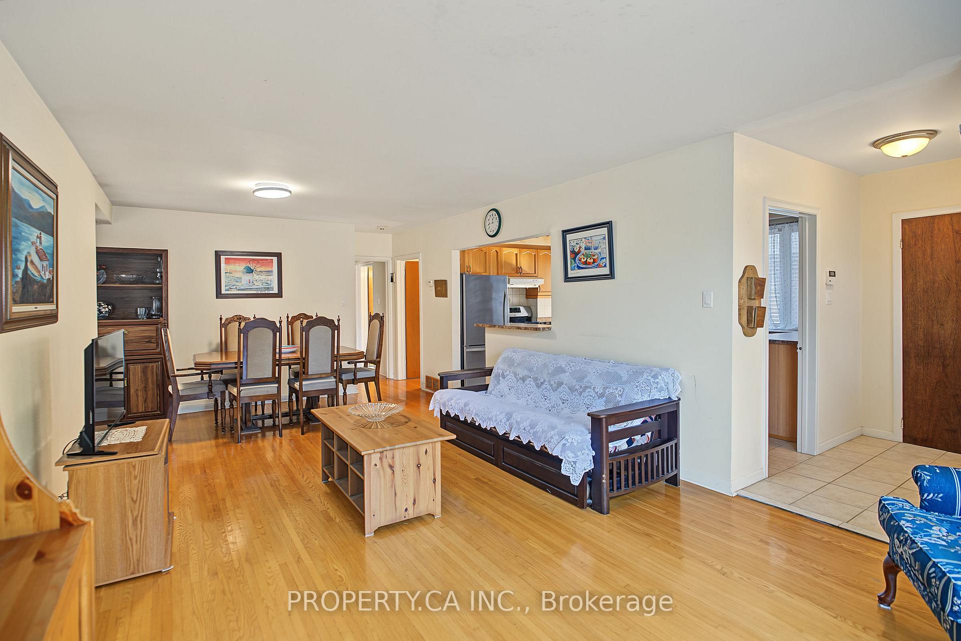 Photo 4 of 63 Bennett Road, Scarborough, West Hill — HOMEH
