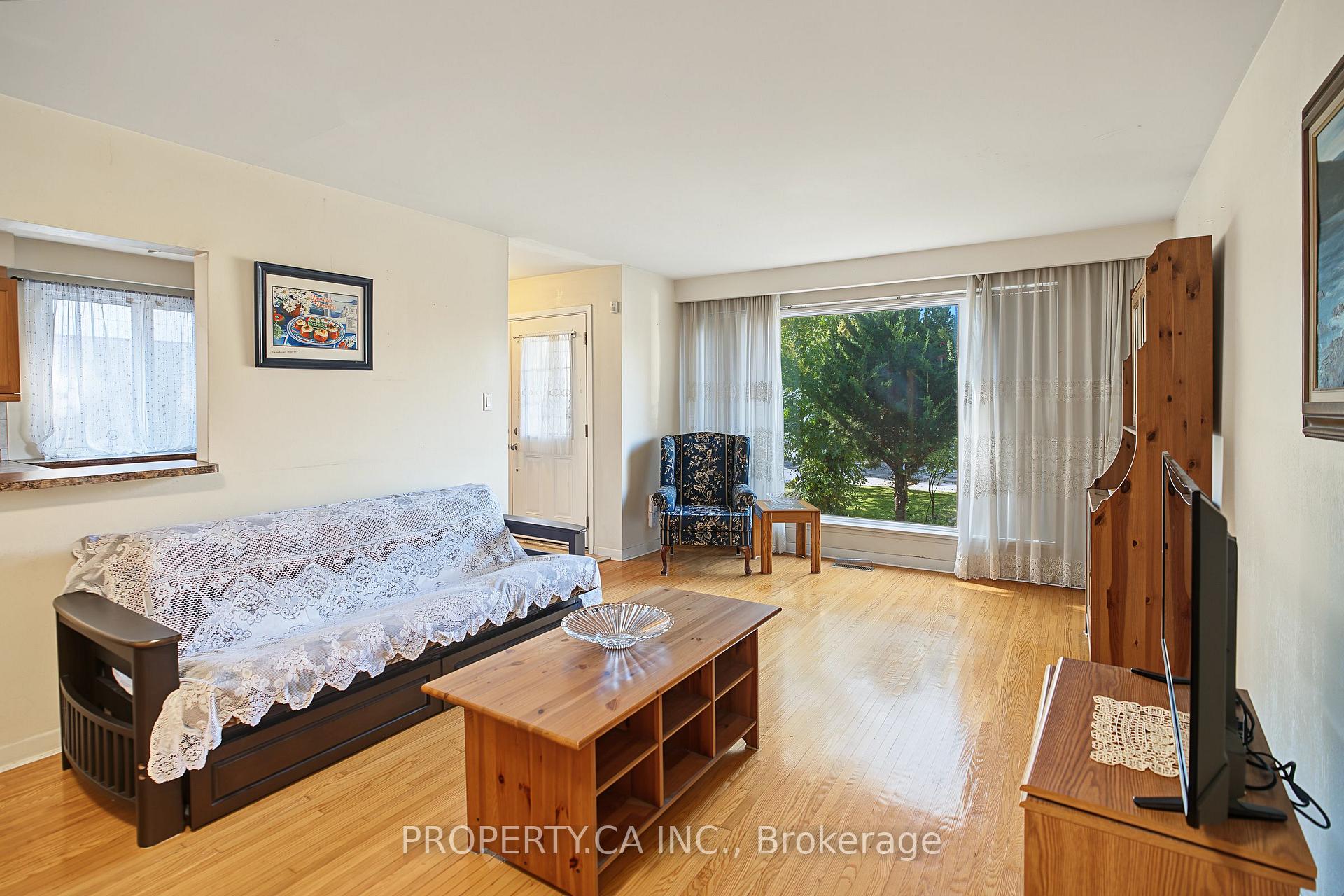 Photo 5 of 63 Bennett Road, Scarborough, West Hill — HOMEH