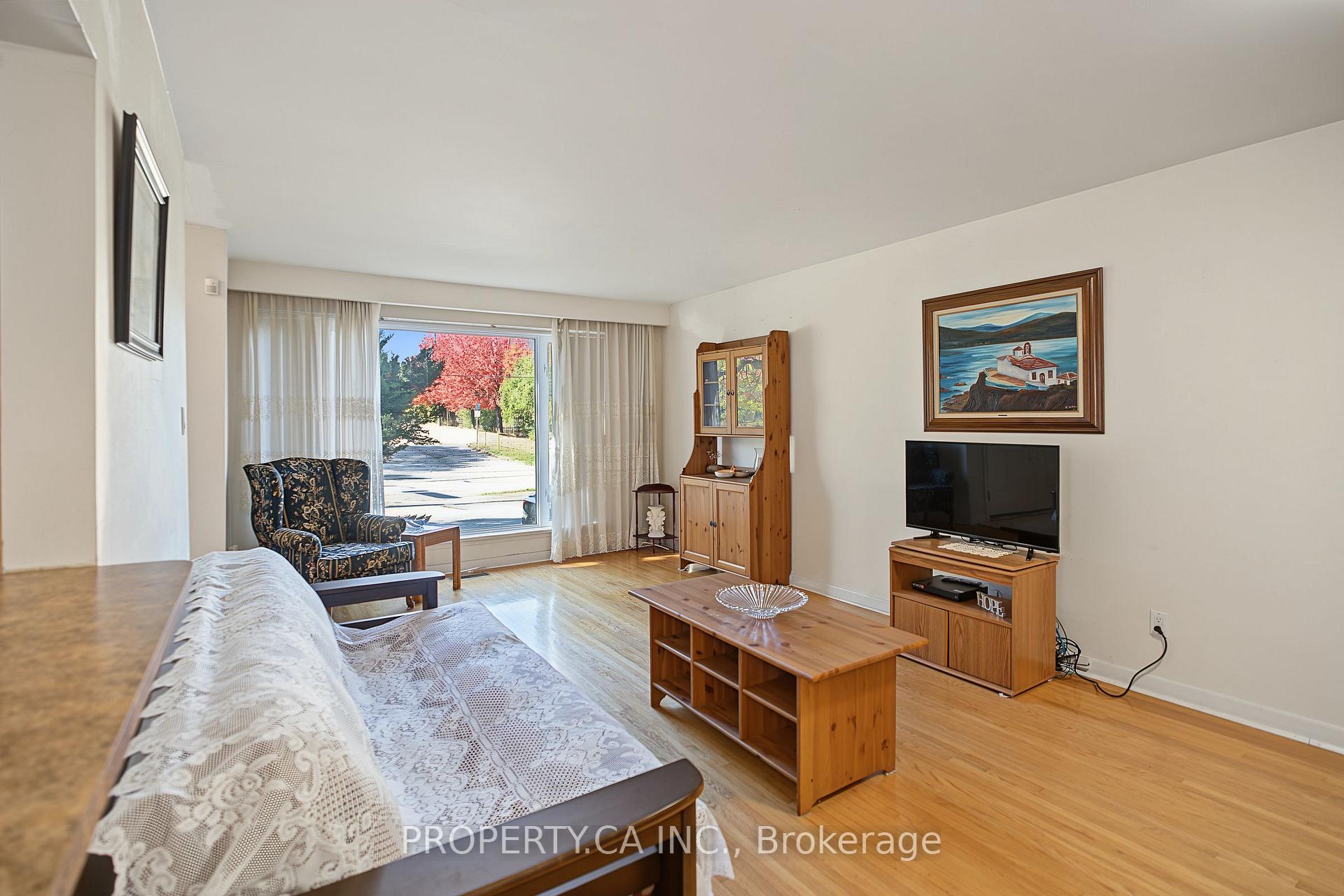 Photo 7 of 63 Bennett Road, Scarborough, West Hill — HOMEH