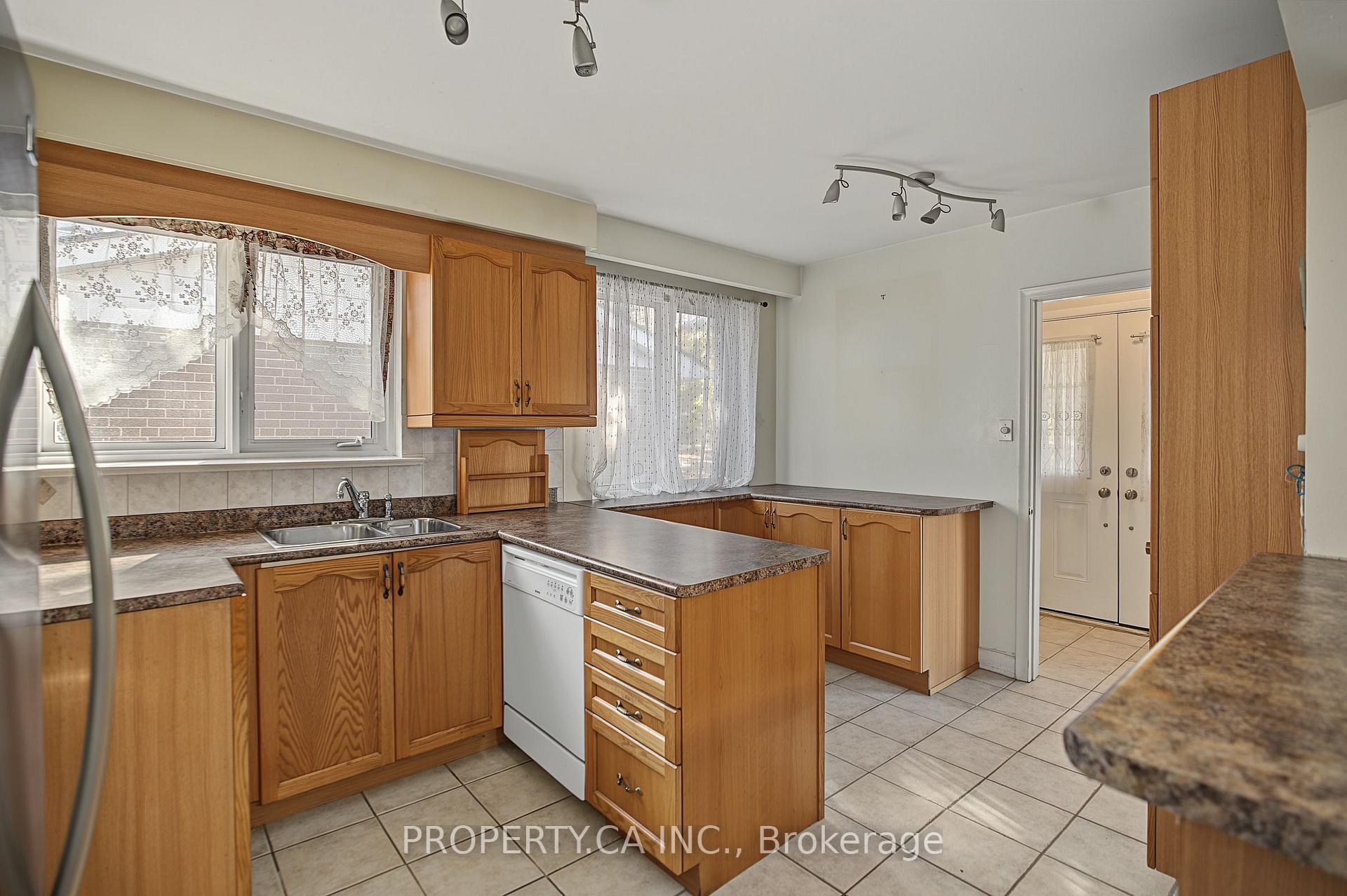 Photo 9 of 63 Bennett Road, Scarborough, West Hill — HOMEH