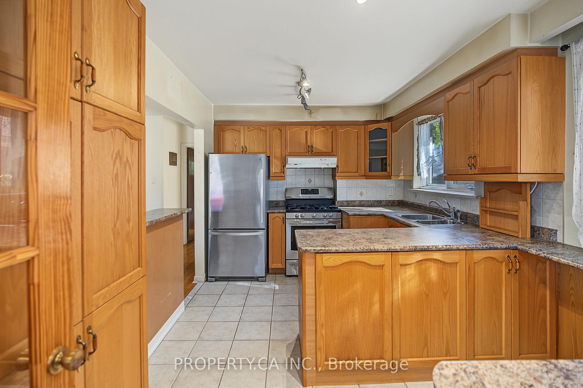 Photo 11 of 63 Bennett Road, Scarborough, West Hill — HOMEH
