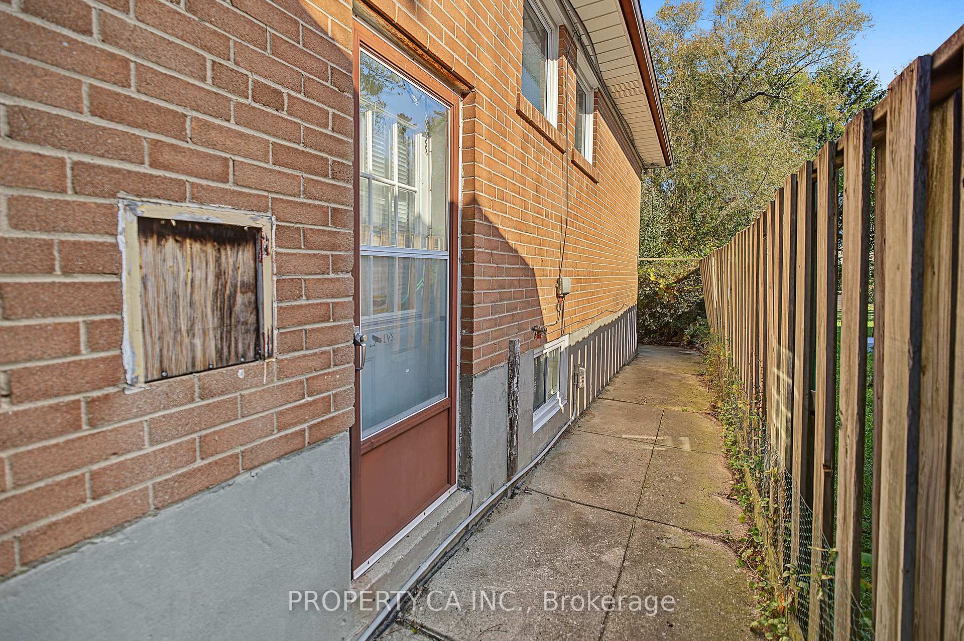 Photo 40 of 63 Bennett Road, Scarborough, West Hill — HOMEH