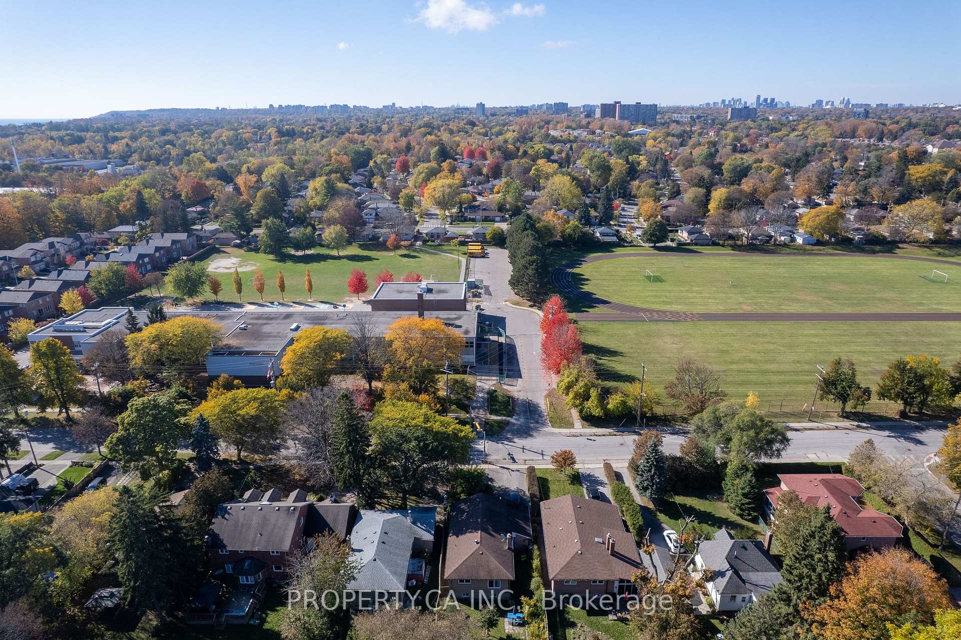 Photo 42 of 63 Bennett Road, Scarborough, West Hill — HOMEH