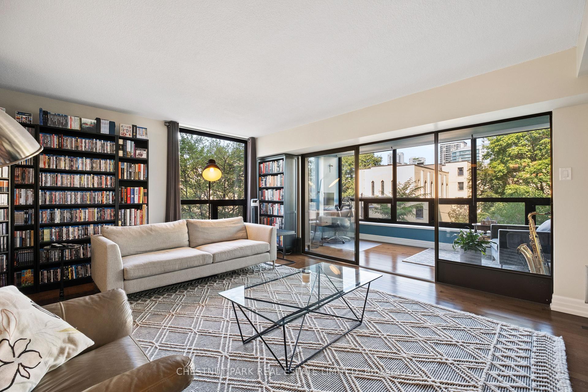 Front of Unit 304, 62 Wellesley Street W