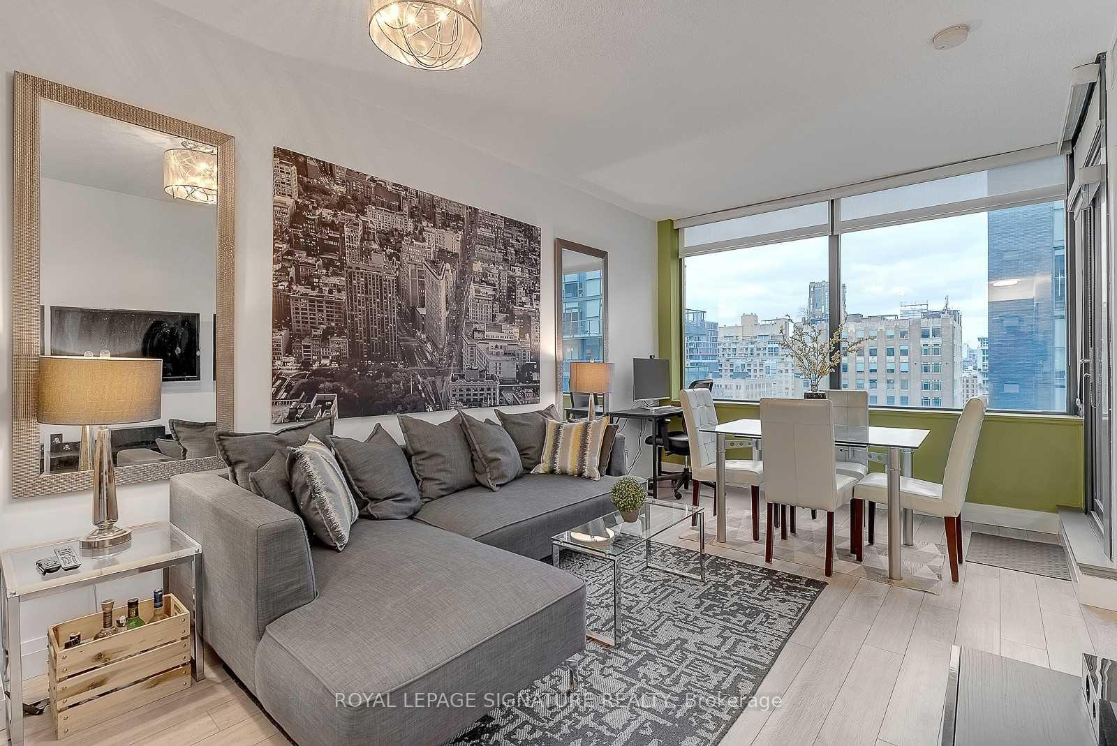 Photo of Unit 1315, 438 King Street W