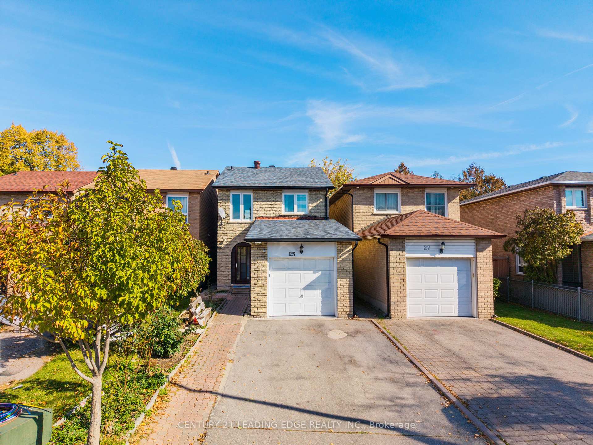 Photo 2 of 25 Croxley Green, Markham, Milliken Mills West — HOMEH