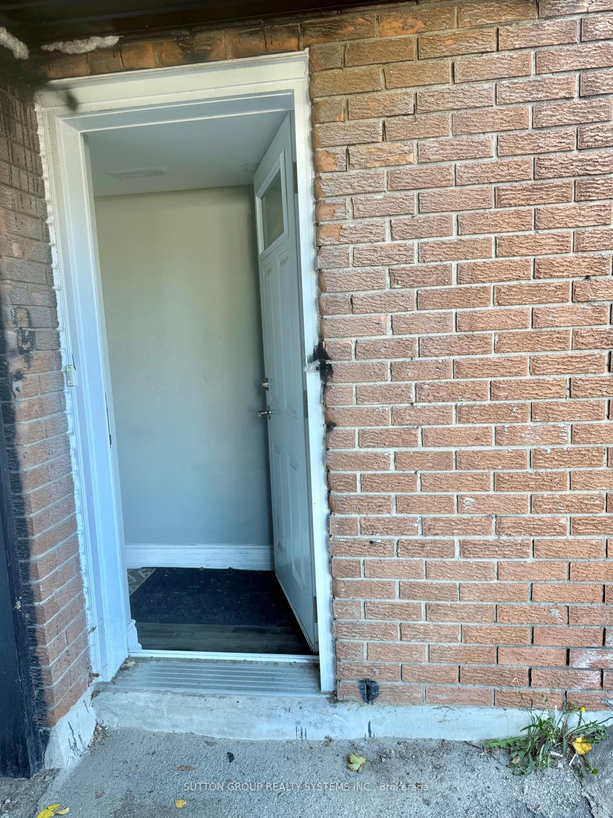 Photo 6 of Unit Lower, 2668 Windjammer Road, Mississauga, Erin Mills — HOMEH