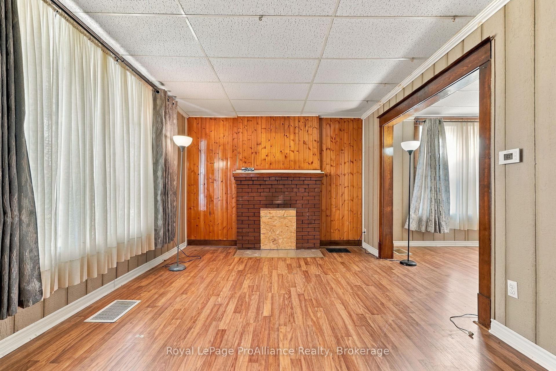Photo 4 of 156 William Street, Belleville, Belleville Ward — HOMEH