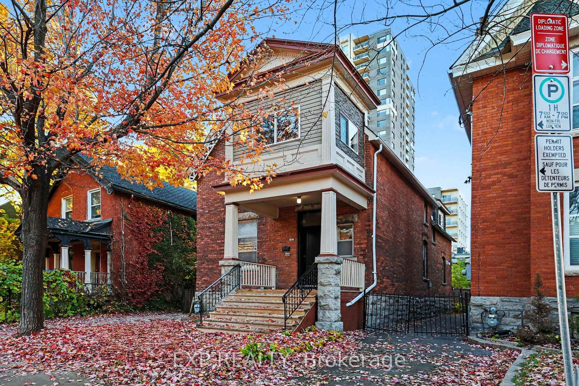 Photo 4 of Unit A, 419 Bresserer Street, Ottawa, Sandy Hill — HOMEH
