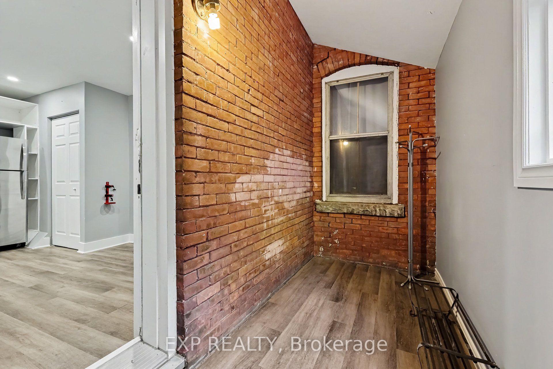 Photo 6 of Unit A, 419 Bresserer Street, Ottawa, Sandy Hill — HOMEH
