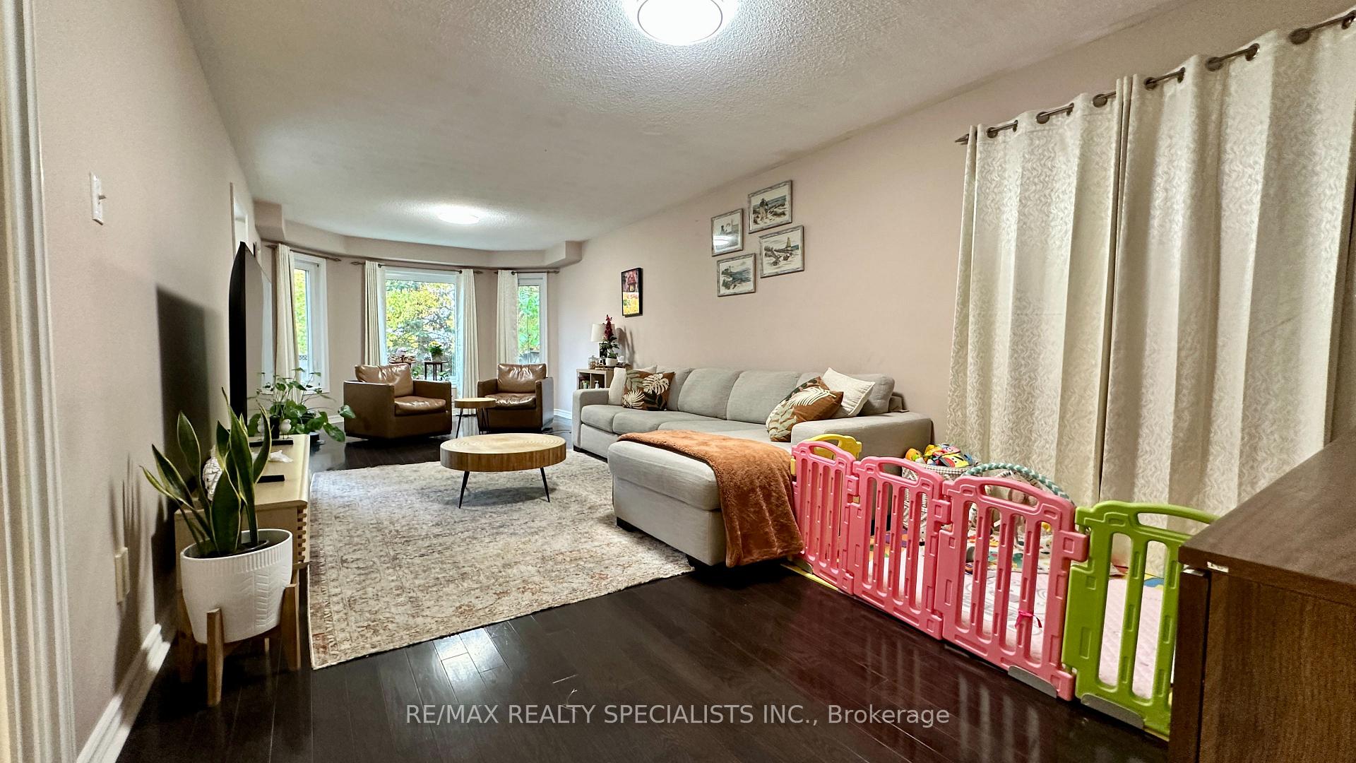 Photo 5 of 5929 Leeside Crescent, Mississauga, Central Erin Mills — HOMEH