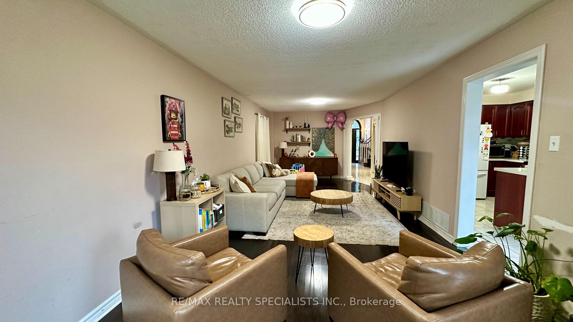 Photo 6 of 5929 Leeside Crescent, Mississauga, Central Erin Mills — HOMEH