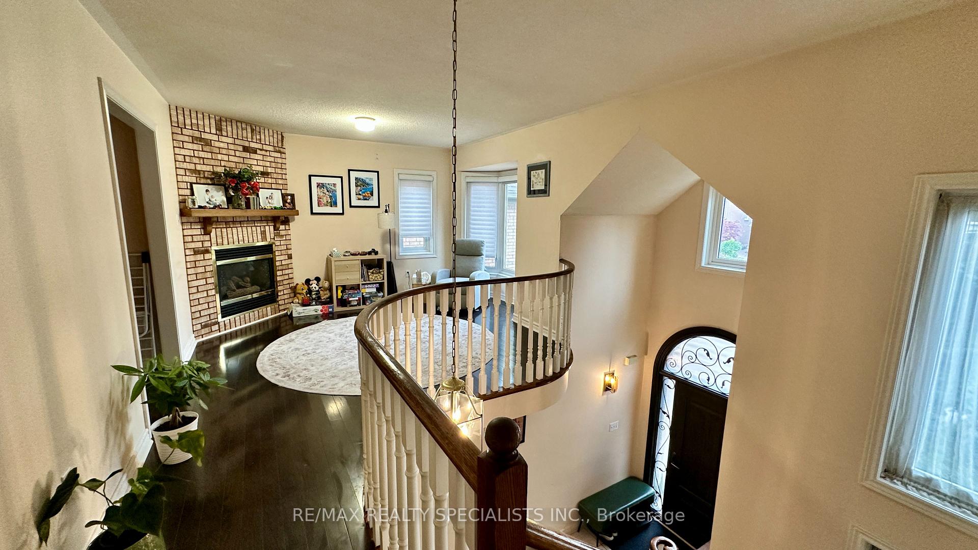 Photo 7 of 5929 Leeside Crescent, Mississauga, Central Erin Mills — HOMEH