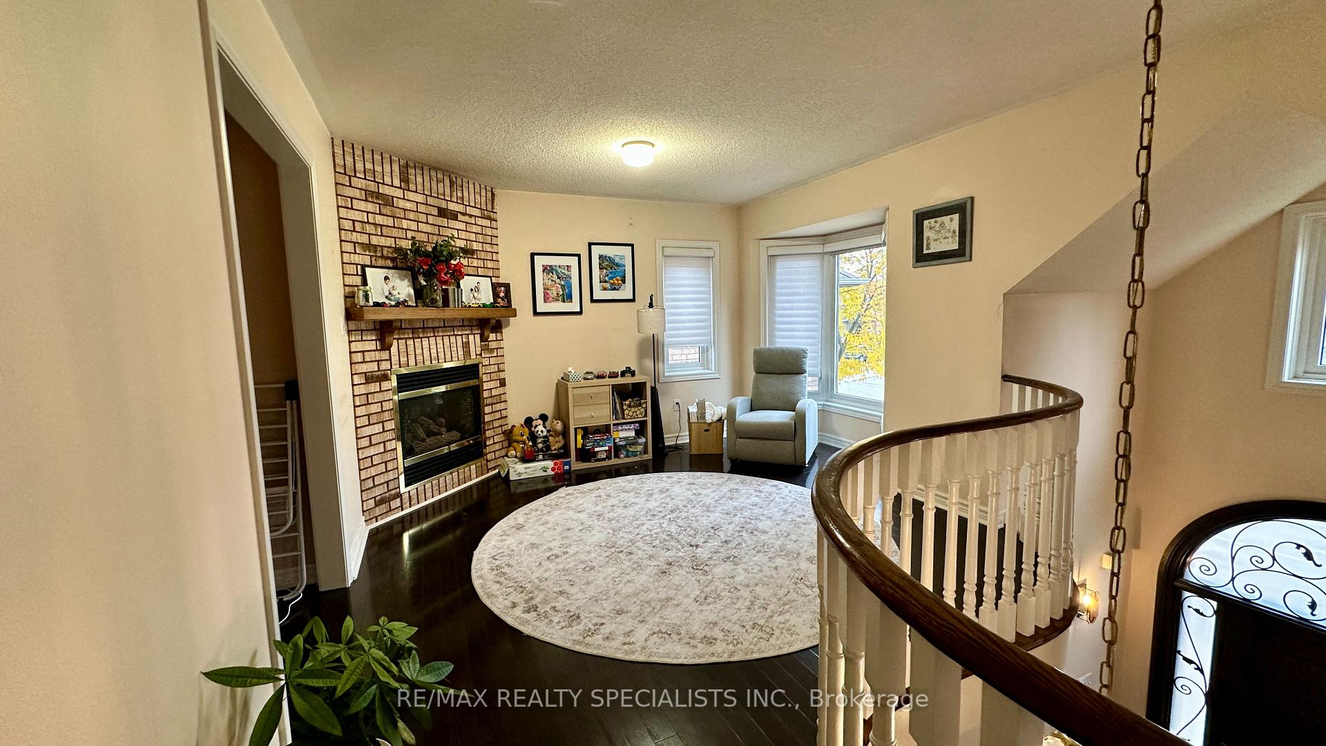 Photo 8 of 5929 Leeside Crescent, Mississauga, Central Erin Mills — HOMEH