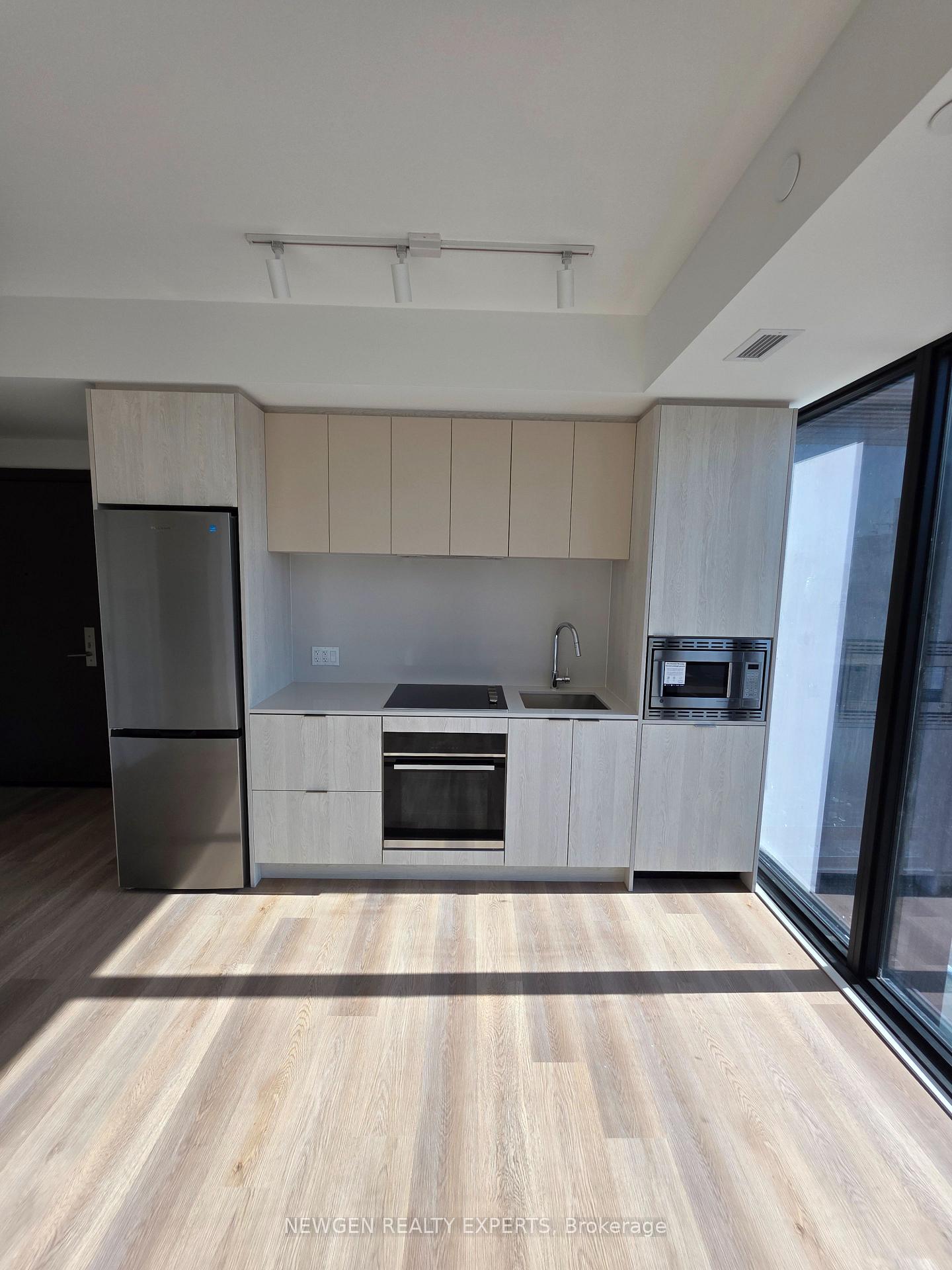 Photo 4 of Unit 1606, 91 John Street N, Hamilton, Beasley — HOMEH