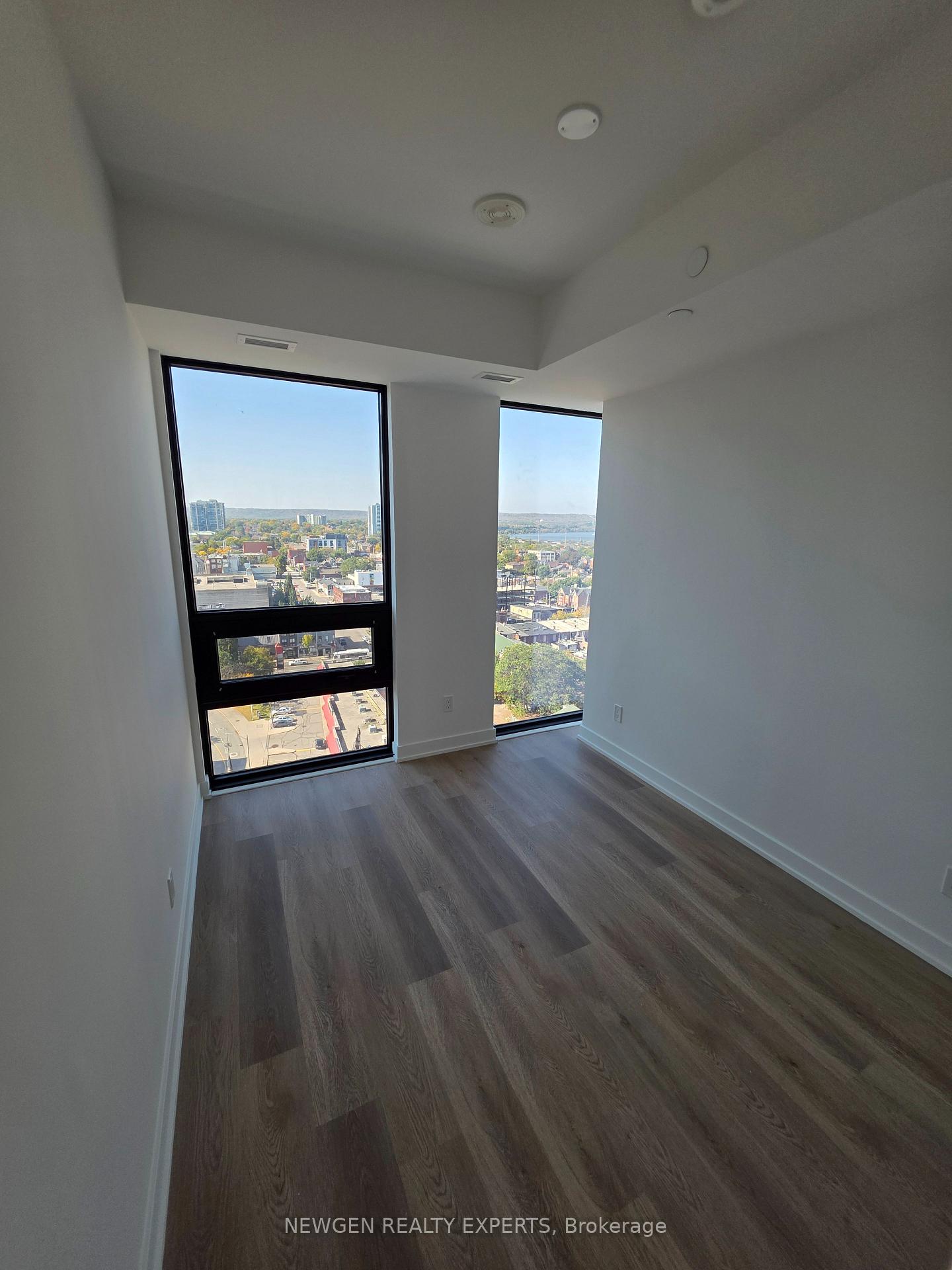 Photo 9 of Unit 1606, 91 John Street N, Hamilton, Beasley — HOMEH