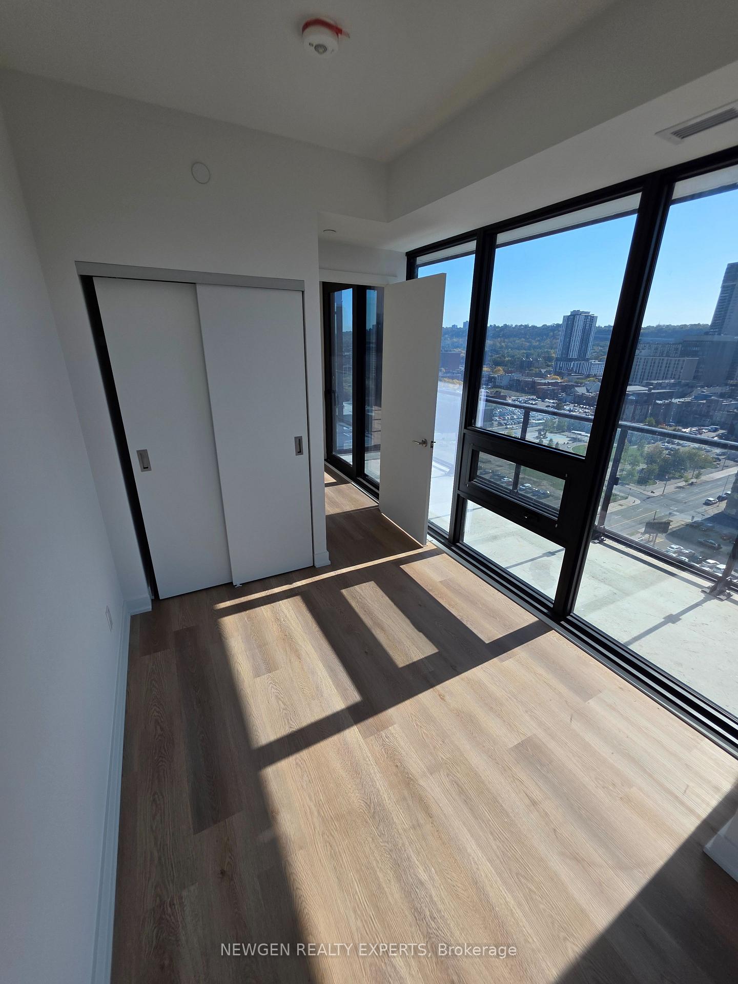 Photo 10 of Unit 1606, 91 John Street N, Hamilton, Beasley — HOMEH