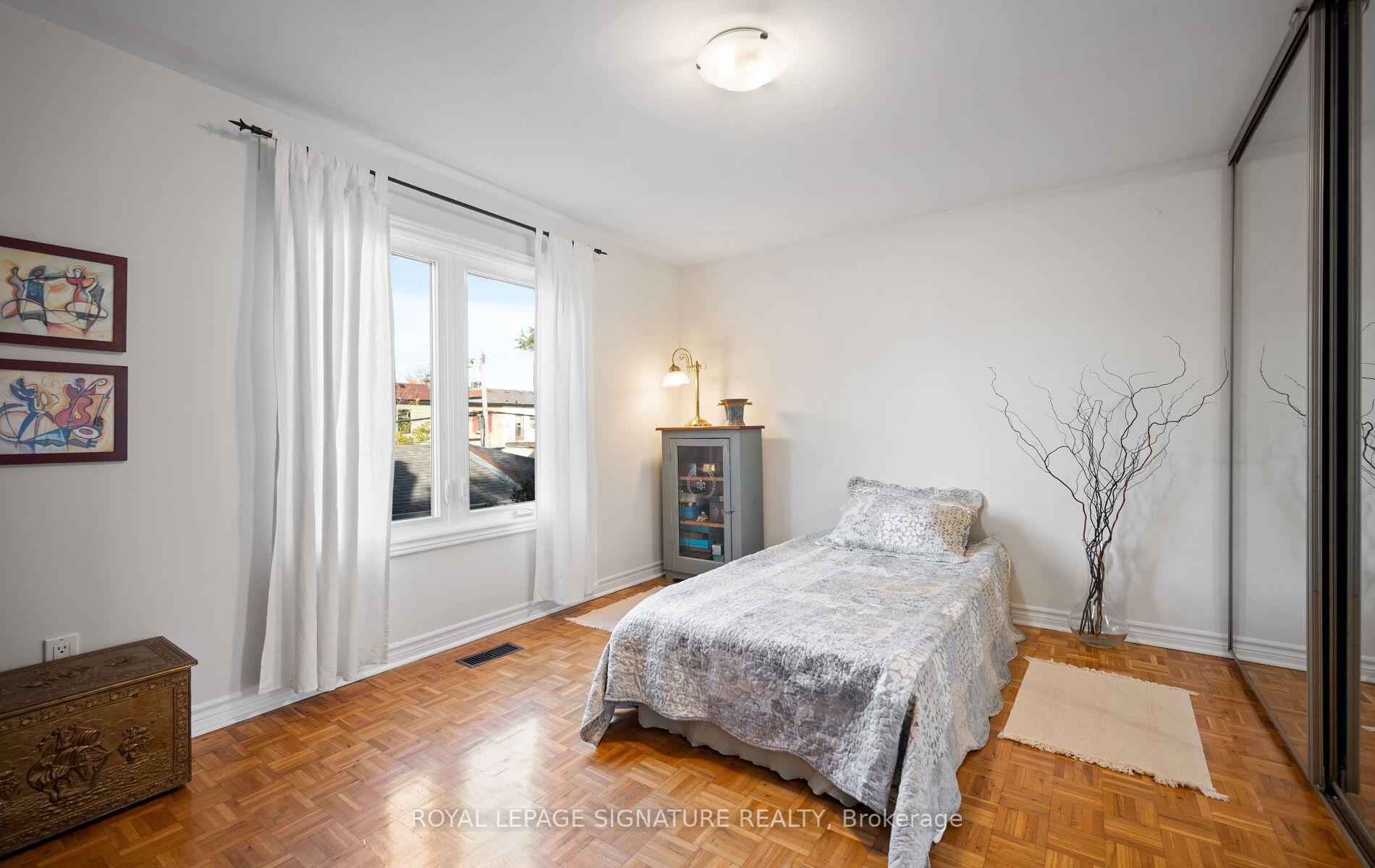 Photo 15 of 3160 Dundas Street, Toronto, Junction Area — HOMEH