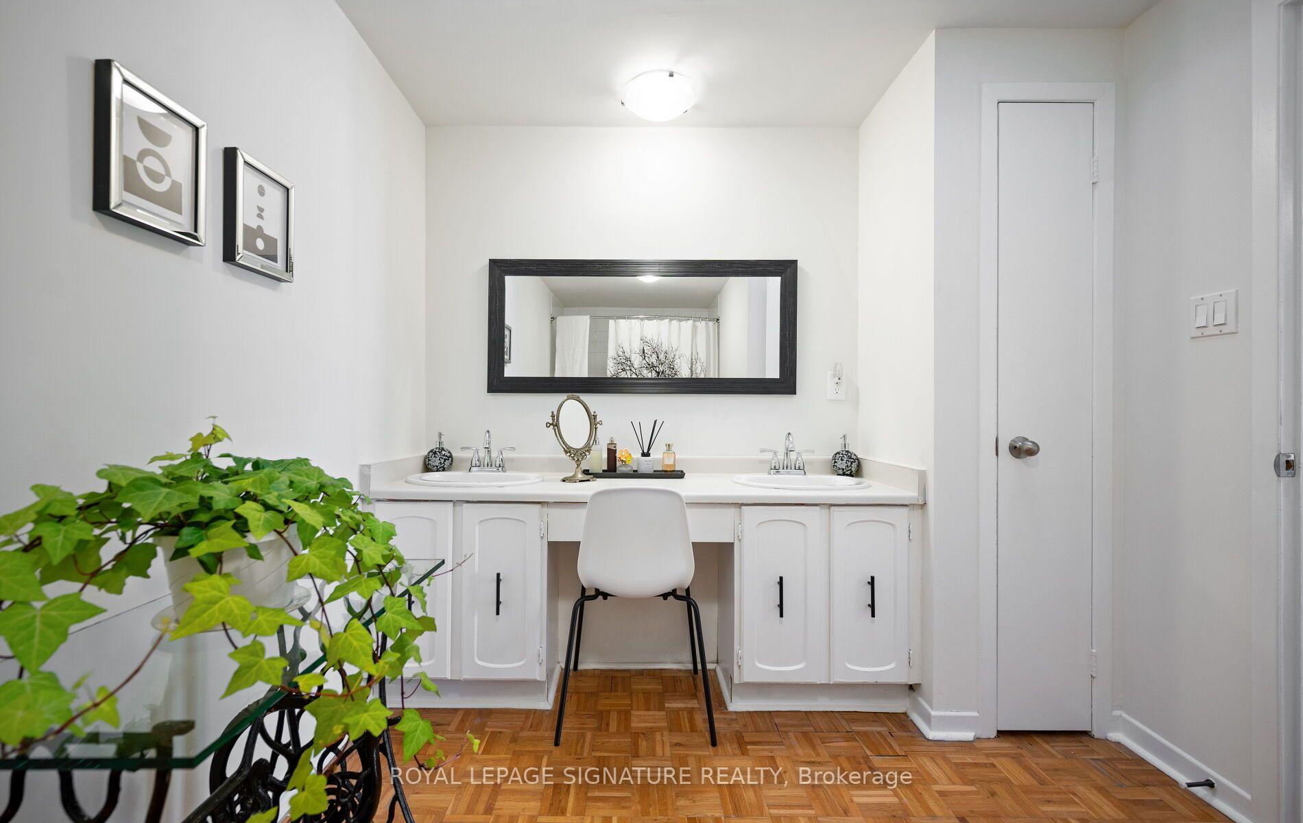 Photo 22 of 3160 Dundas Street, Toronto, Junction Area — HOMEH