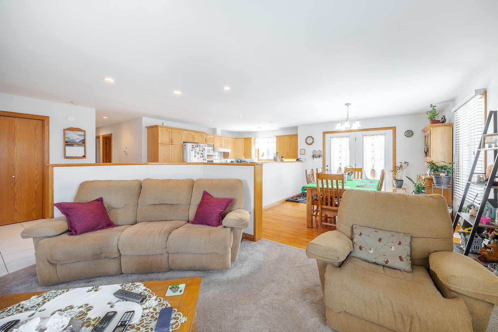 Photo 4 of 11 Chatfield Drive, Sault Ste Marie, Ward 3 — HOMEH